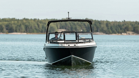 Катер Finnmaster Husky R8 S